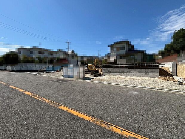 前面道路約１１．９ｍ！広々運転の苦手な方も安心です♪