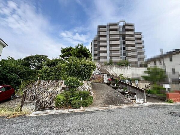 南東向き日当たり良好！たっぷりの陽光に包まれる明るい住まいになりますね！