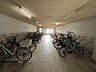 その他：【駐輪場】屋根ございますので、雨で自転車が濡れないのは、嬉しいポイントですね！