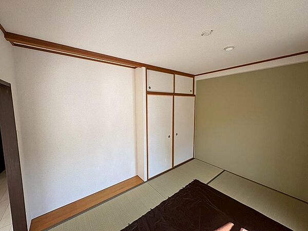 テレワークのお仕事部屋、子供部屋等、ライフスタイルや家族構成に合わせて多目的にご使用いただけます♪
