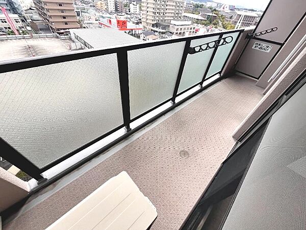 南東面バルコニーです！ゆとりのあるバルコニーですので、洗濯物の多い日も安心ですよ！