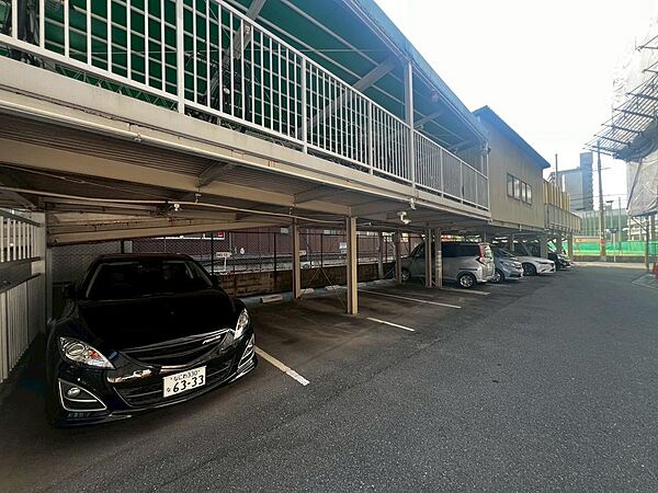 敷地内駐車場ございますよ！都度確認要！担当までお問い合わせください！