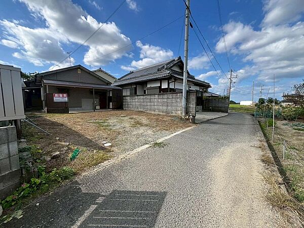 【閑静な住宅地でのびのび子育て】閑静な住宅地で子育て家族にピッタリ。毎日のお散歩も快適な緑に恵まれたエリアです。