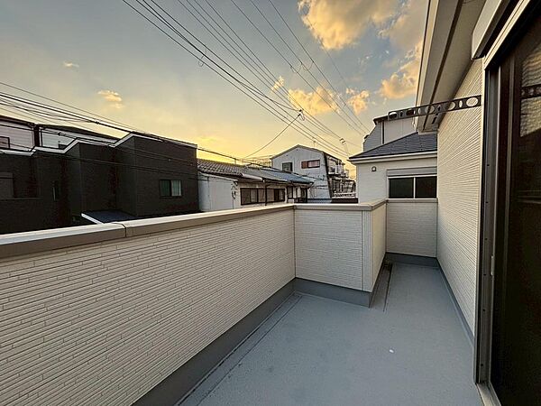 南東面バルコニーですので、洗濯物が良く乾きますね！