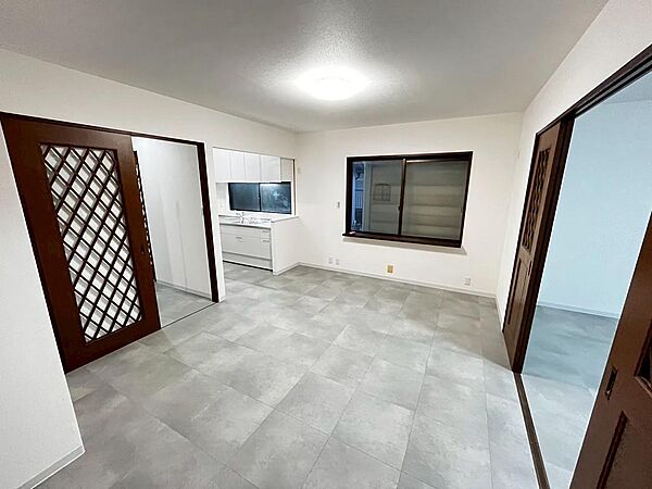 【リビング】居心地の良い快適な安らぎの場所にもなりそうです♪１階部分にもDKございますよ♪