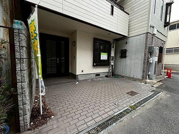 【駐車場】駐車スペース有♪愛車の置き場所に困らないですね！