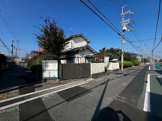 現地見学当日から承っております♪現地周辺の環境や、駅までの道のりなど周辺環境も合わせてご確認いただき、ぜひご検討ください！