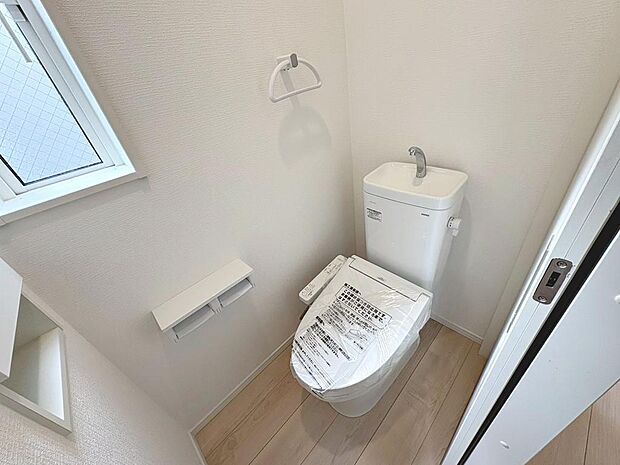 トイレ1階と2階の2ヶ所あります!忙しい朝や家族の多いご家庭も安心ですね♪