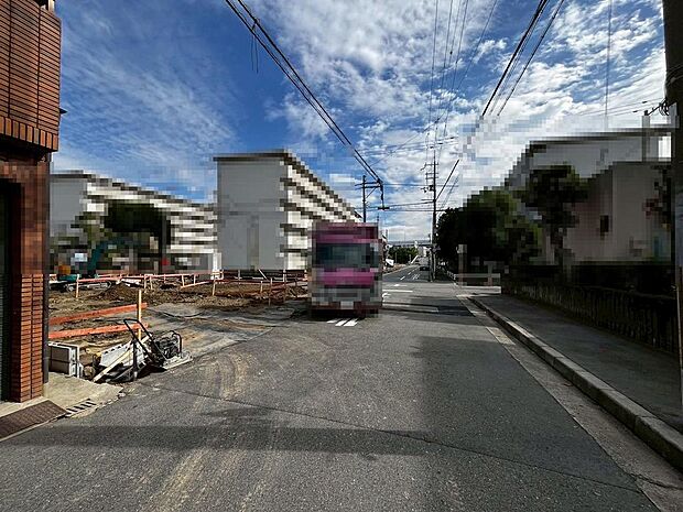 前面道路約５．４ｍ/約６．５ｍ！広々運転の苦手な方も安心ですね♪