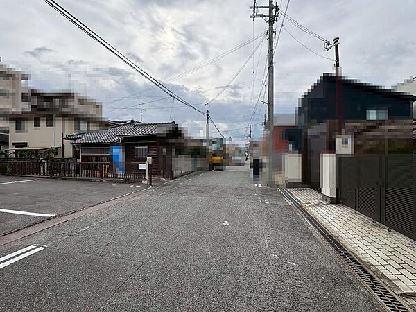 前面道路約６．７ｍ！広々運転の苦手な方も安心です！