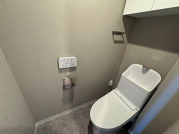 寒い日は特に助かる温水洗浄便座付きトイレです！