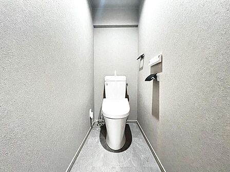 【トイレ新調】温水便座洗浄便座ですので、寒い日も温かい便座で安心して使用していただけますよ！