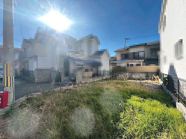 ファミリーマート和泉伯太町店まで徒歩４分！ちょっとしたお買い物に便利ですね！