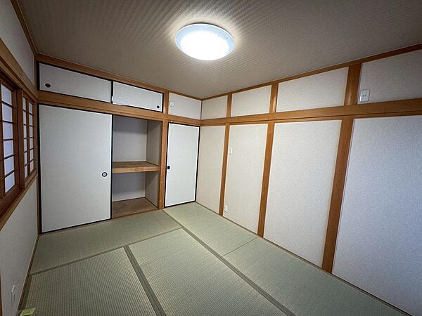 【全室収納有】収納スペース充実してますよ！綺麗な室内が保てますね！家族の思い出も大切にしまっておけますね！
