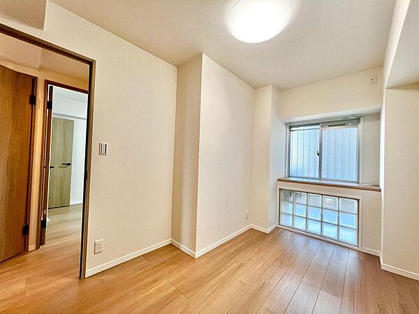 【クロス・床！新規張替】クロス・床張り替え済！お部屋が明るく見えて気持ちも明るくなりますね♪