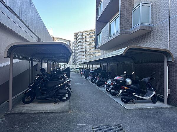 現況空家ですので、お忙しい方でもお仕事帰り等にご内覧頂けます♪