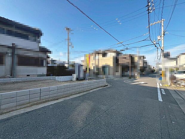 現地見学当日から承っております♪現地周辺の環境や、駅までの道のりなど周辺環境も合わせてご確認いただき、ぜひご検討ください！