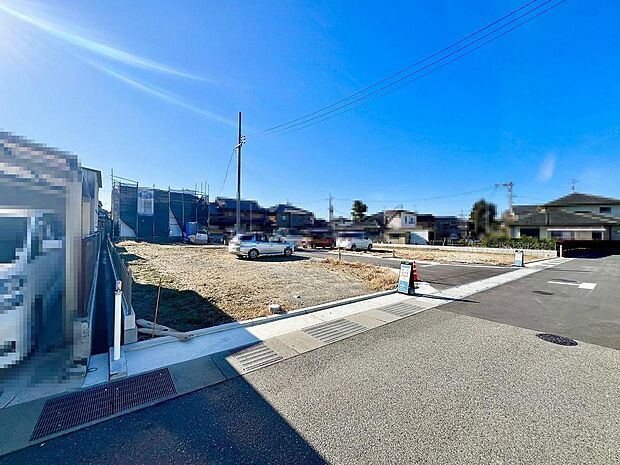 LDK約17帖!帰宅時・外出時の自然なコミュニケーションを育むリビングイン階段を採用。仲良し家族の画が浮かびます♪