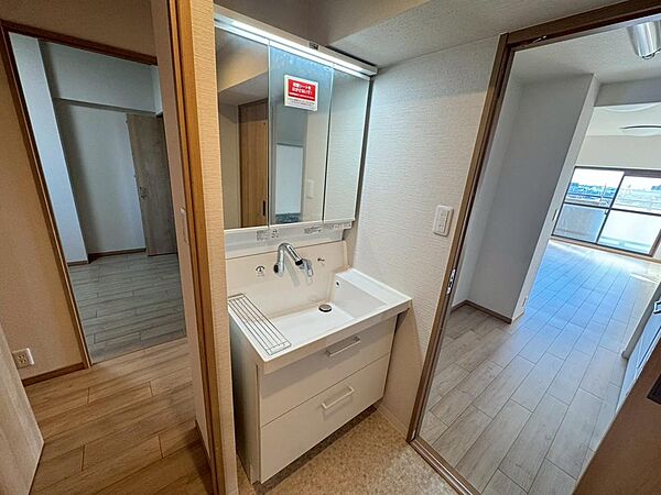 【洗面台】綺麗な洗面台で朝から気持ちがシャキっとしますね！