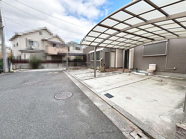 前面道路約６．１ｍ♪広々運転の苦手な方も安心ですね！