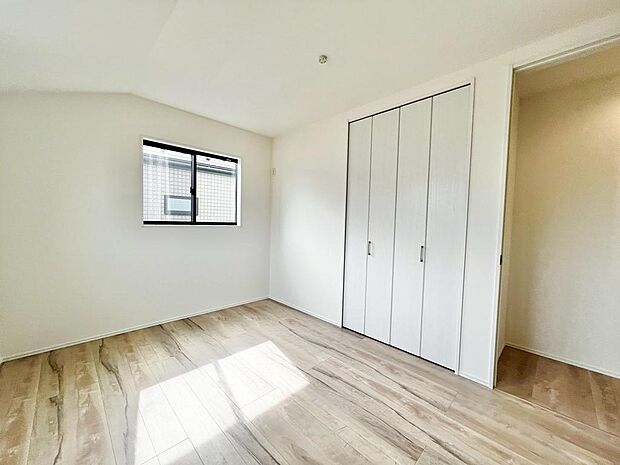 全居室収納有りますので、収納場所に困らず綺麗な室内をたもてますね！