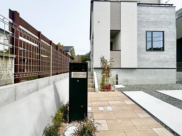 宅配ボックスやＥＶ充電コンセント、エコキュートなど暮らしやすい設備が充実！