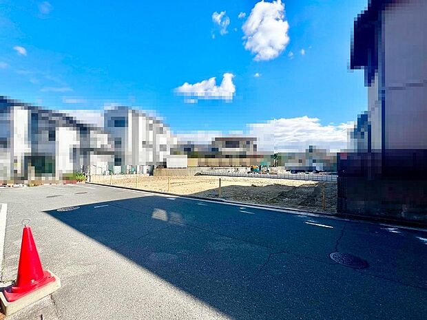 【全棟LDK約16帖以上】大きな窓のあるリビングは、陽光あふれる明るい空間です♪居心地良く、ご家族皆がゆったり寛げる憩いの空間となりそうです♪