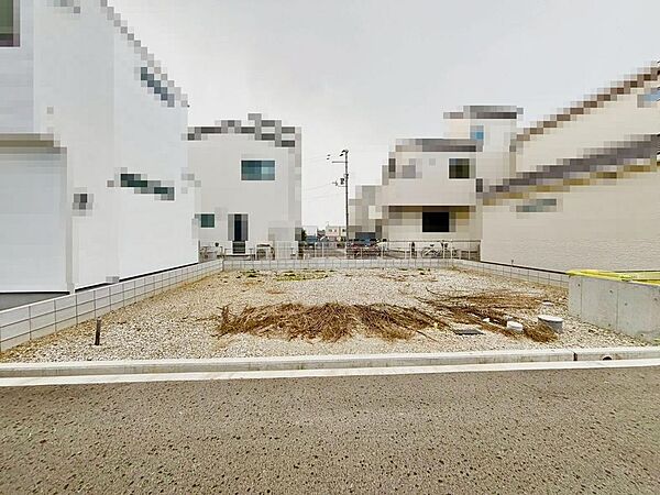 現地見学当日から承っております♪現地周辺の環境や、駅までの道お家探しを始めてみようと思われたら是非【イエストア】までお気軽にご相談下さいませ♪
