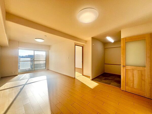 南向き日当たり良好！たっぷりの陽光に包まれる明るい住まいに気持ちも明るくなりますね♪