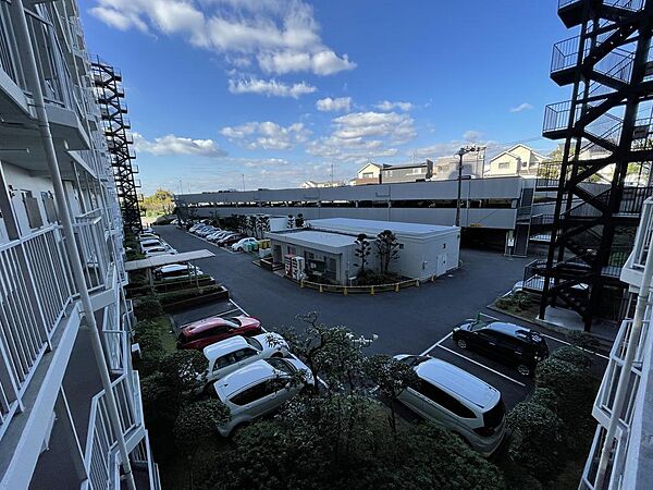 駐車場（月額６，０００円～７，０００円）空き状況は担当までご確認ください！