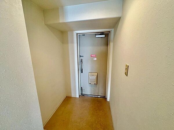 ゆとりの玄関ですよ！シューズボックス置けば、散らかりがちな玄関も片付きますね！