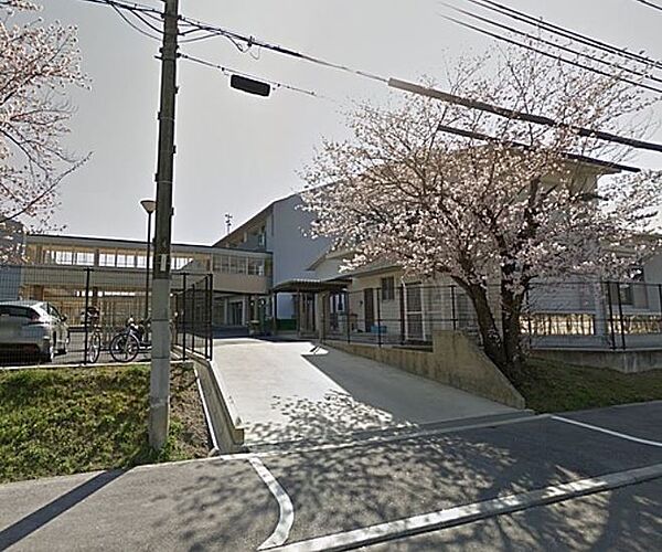 堺市立泉北高倉台小学校まで徒歩５分