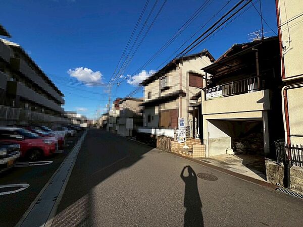 【前面道路】前面道路約６ｍ！運転が苦手な方も安心ですね！