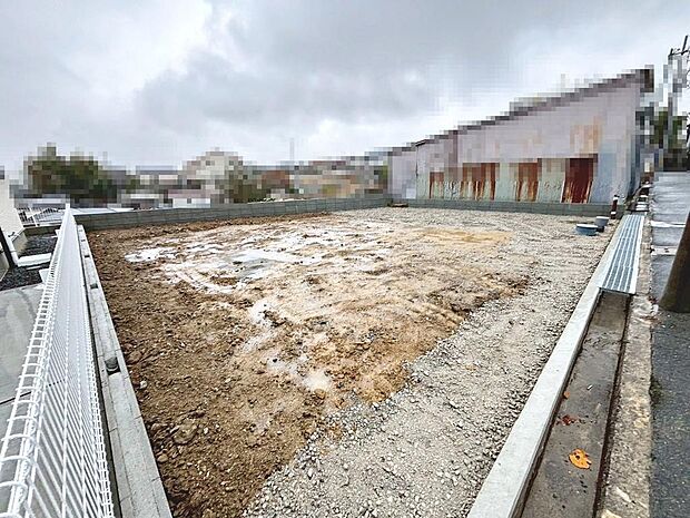 玄関にシューズボックスありますよ！玄関周りもスッキリ片付きますね♪