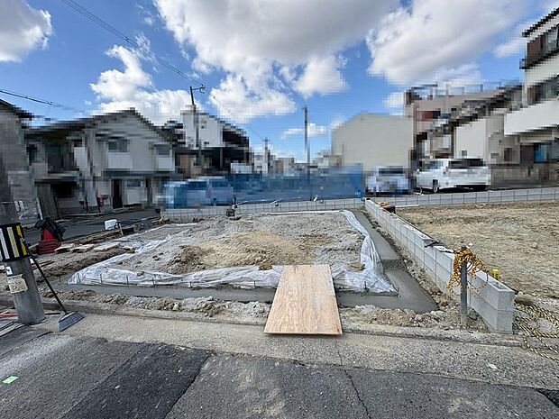【２４時間換気システム】窓を開けなくても外気の空気を室内に入れ、室内の空気を外に排出してくれるのでいつでも快適な室内です♪