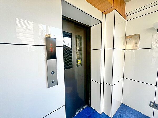 【エレベーター】荷物が多い日も楽々にお部屋に持っていけますね！