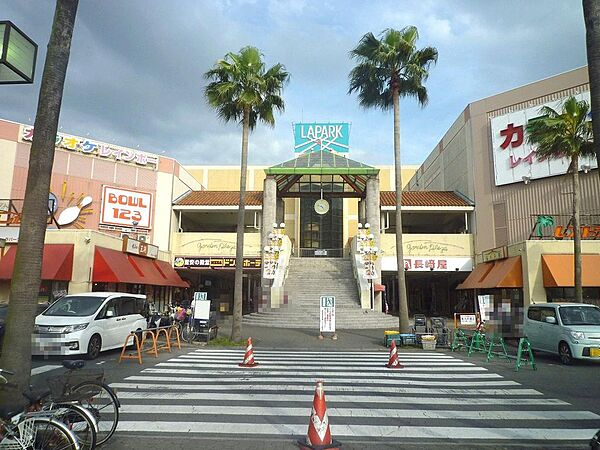 ラパーク岸和田まで徒歩１４分