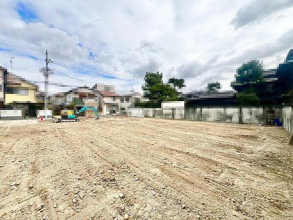 イオンタウン諏訪の森まで徒歩１０分！サンディまで徒歩１３分！毎日のお買い物に便利ですね！その日の特売日などでスーパーを選べますね♪