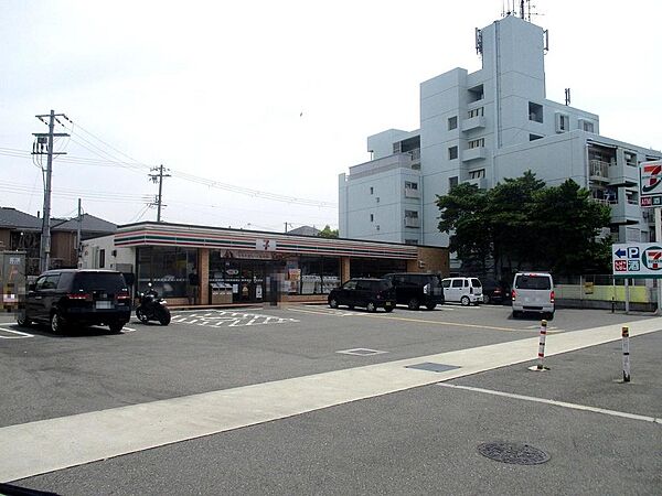 セブンイレブン堺浜寺諏訪森町店まで徒歩１１分