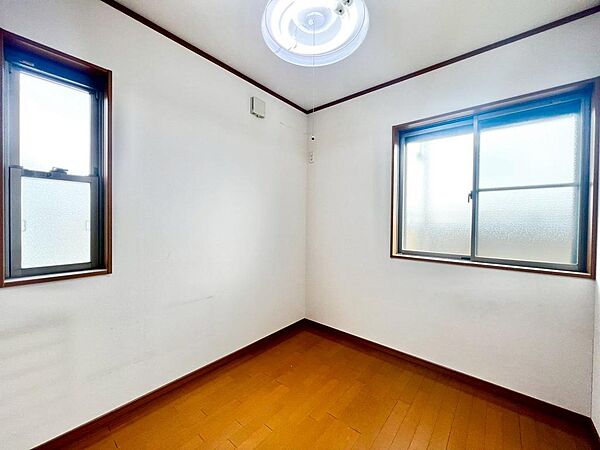 テレワークのお仕事部屋、子供部屋等、ライフスタイルや家族構成に合わせて多目的にご使用いただけます♪