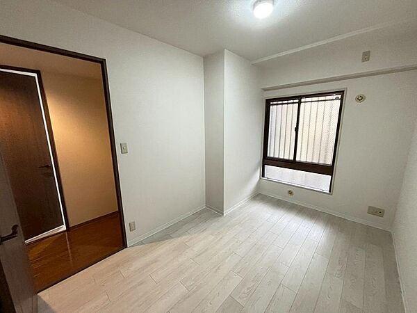 【洋室】３ＬＤＫの暮らしやすいお住まい☆お子様のお部屋や趣味のお部屋もご用意いただけます♪