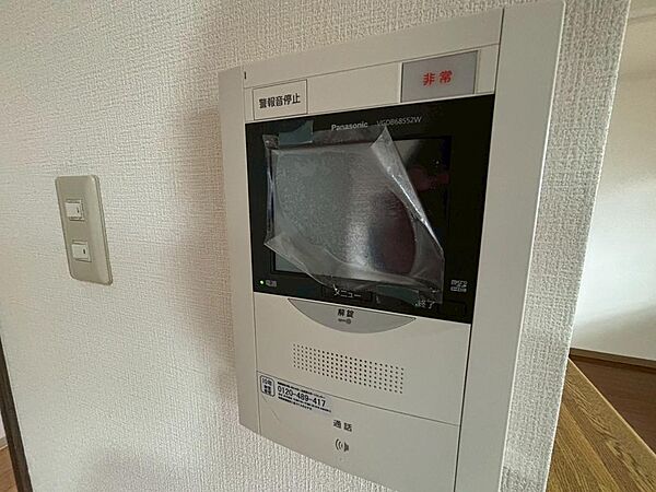 【TVモニターインターホン】急な来客時も外の様子が見えて安心ですね！