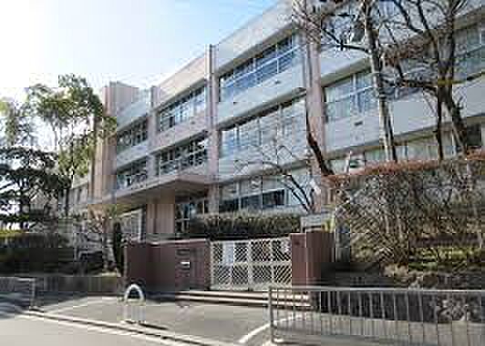 大阪狭山市西小学校まで徒歩１４分