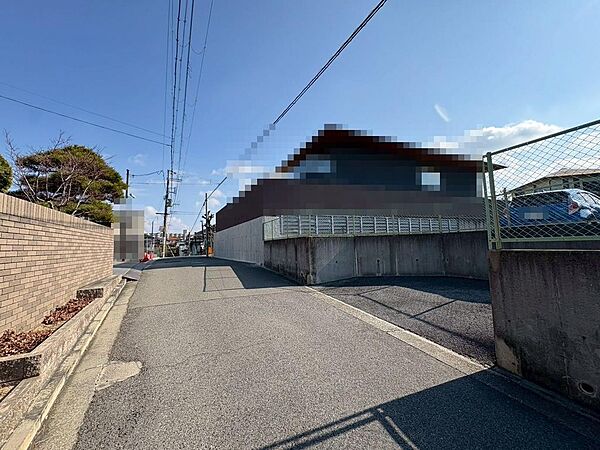 しあわせの丘こども園まで徒歩１０分！くみの木こども園つくのまで徒歩９分！小さなお子様のいるご家庭も安心ですね♪