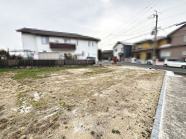 【システムキッチン】対面式を採用したキッチンですので、リビングで寛ぐご家族をいつも感じられます！会話を楽しみながら家事ができますね♪