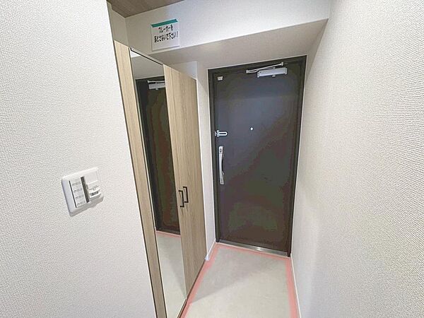 ゆとりの玄関ですよ！シューズボックスございますので、散らかりがちな玄関も片付きますね！