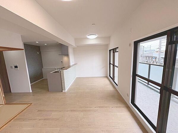 南海本線「七道」駅まで徒歩９分！阪堺電気軌道阪堺線「神明町」駅まで徒歩９分！２沿線利用可能です！毎日の通勤や通学に便利ですね♪