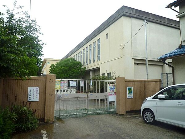 岸和田市立大芝小学校まで徒歩９分