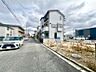 外観：前面道路約６ｍ！広々運転の苦手な方も安心です！