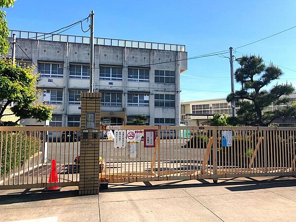 堺市立深井西小学校まで徒歩１０分
